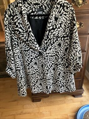 Black & White Floral Textured Coat - Vintage 60’s look